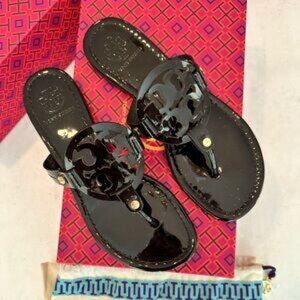 Tory Burch Miller in black patent 7.5